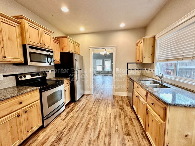 Foto del edificio - 2225 S Dorothy Ave