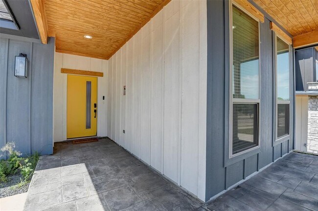 Building Photo - 1464 E Rosedale St