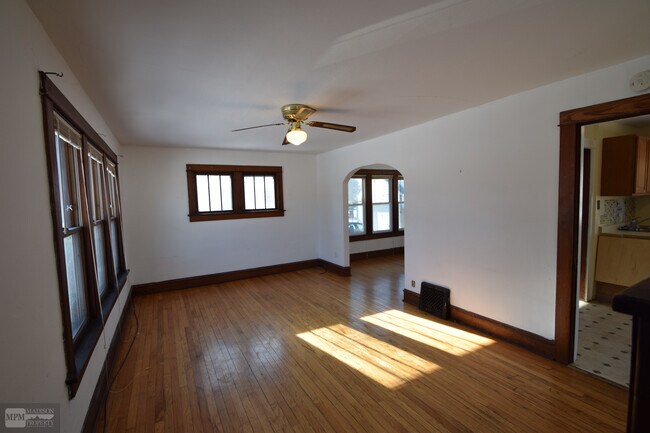 Living Room - View 2 - 926 N Fair Oaks Ave
