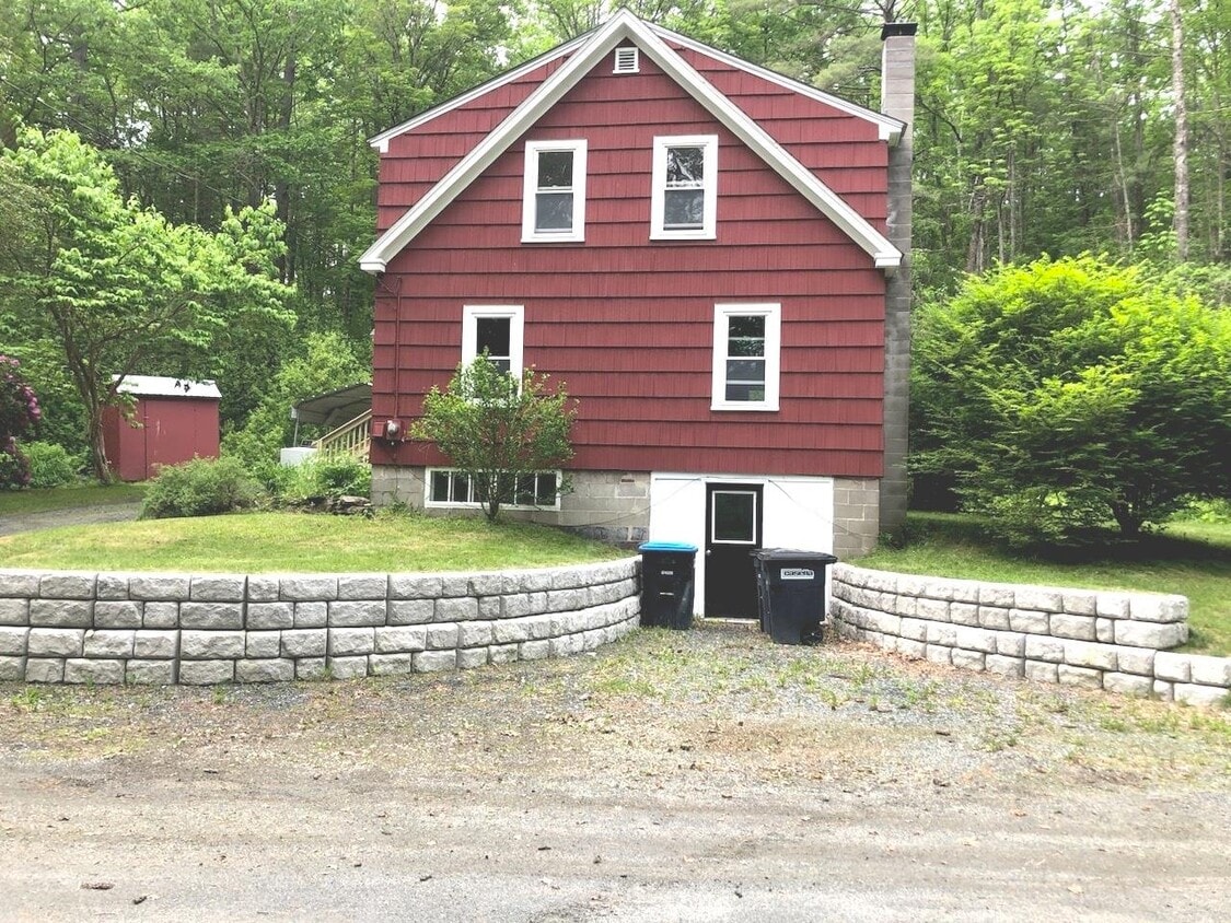 Building Photo - 39 Gibson Rd