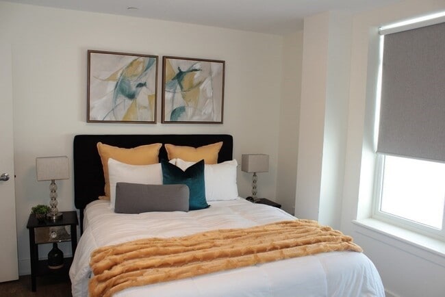 *Pictures are representative samples of the advertised unit. In some cases, the actual units you tou - 85 Hano St