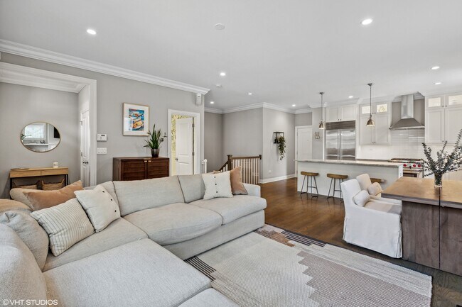 Foto del edificio - 3808 N Kenmore Ave