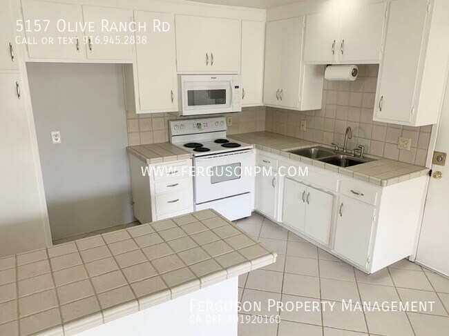 Building Photo - Pet Friendly Duplex in Granite Bay with Ne...