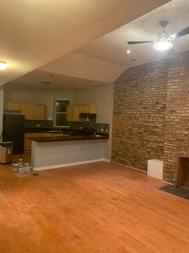 Building Photo - 4609 S Vincennes Ave