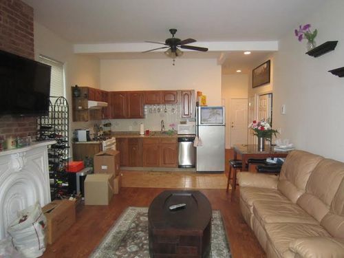 Primary Photo - 1 Hawthorne Ave