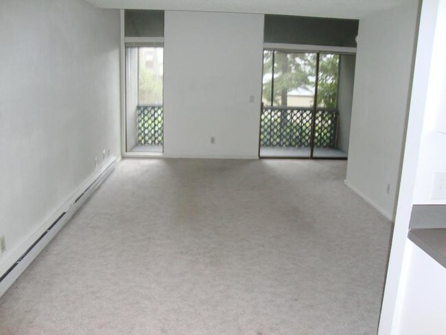 Building Photo - 13932 NE 60th St