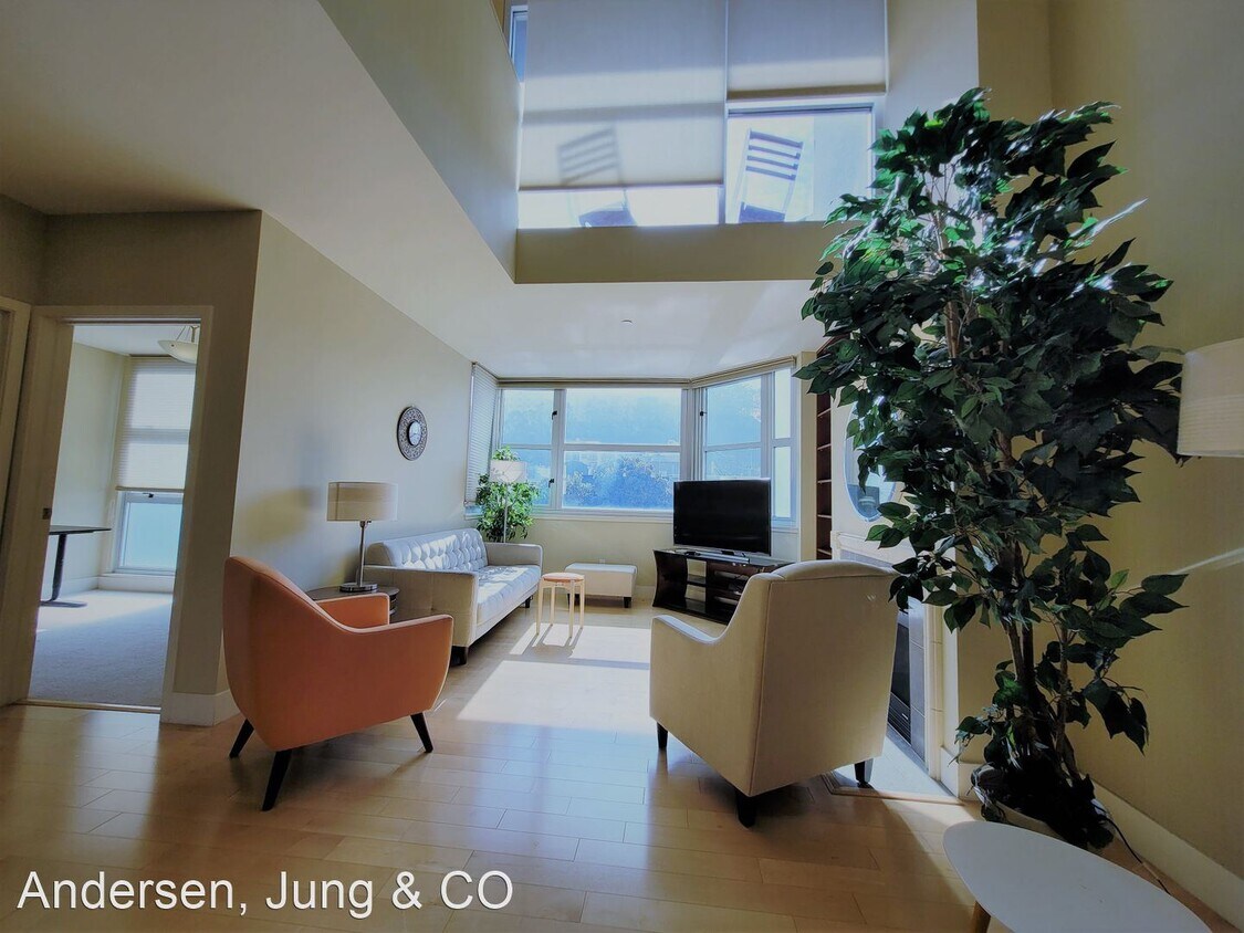 Primary Photo - 3 br, 3 bath House - 690 Spruce St #201,