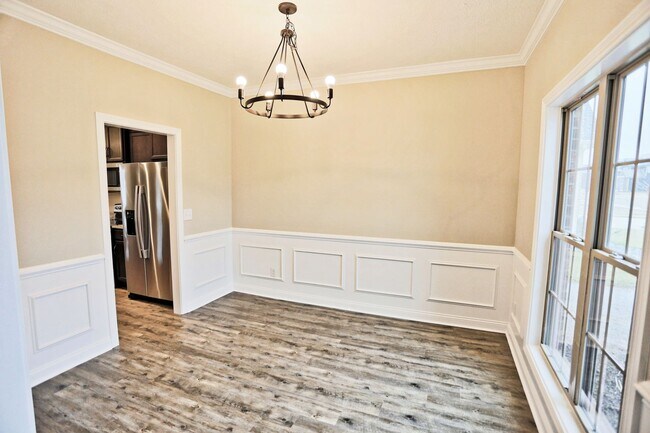 Building Photo - Beautiful Home with Bonus Room