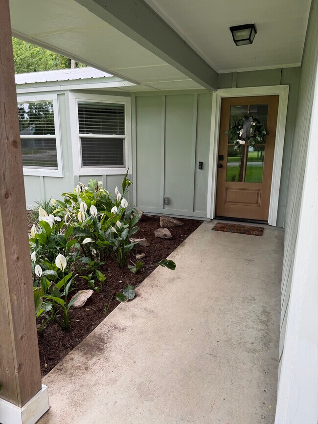 Building Photo - 2286 Swoope Dr