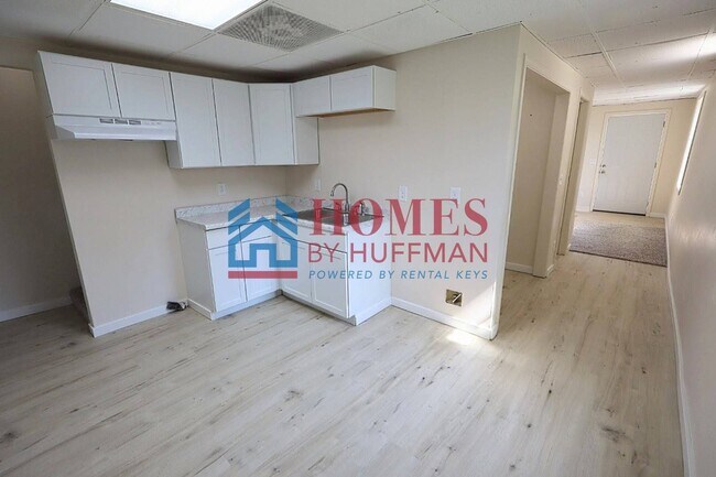 Foto del edificio - Two Bedroom House | Updated w/ Appliances