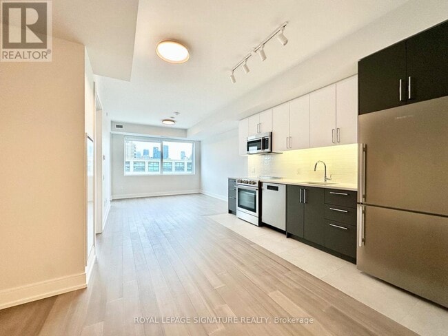 Photo du bâtiment - 664 Spadina Ave.