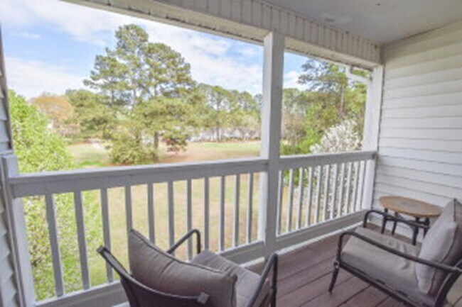 Foto del edificio - 770 Charter Dr