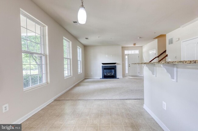 Foto del edificio - Welcome to Observation Drive! This lovely 3bd 2.5bth home is ready and waiting for you.