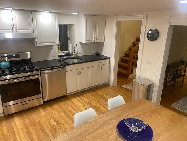 125 Spring, n.° 2, Cambridge - 125 Spring St