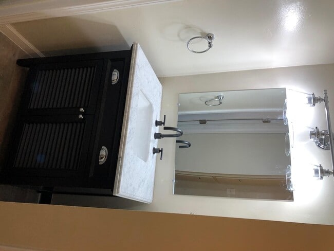 Foto del edificio - 2107 Earl Ave