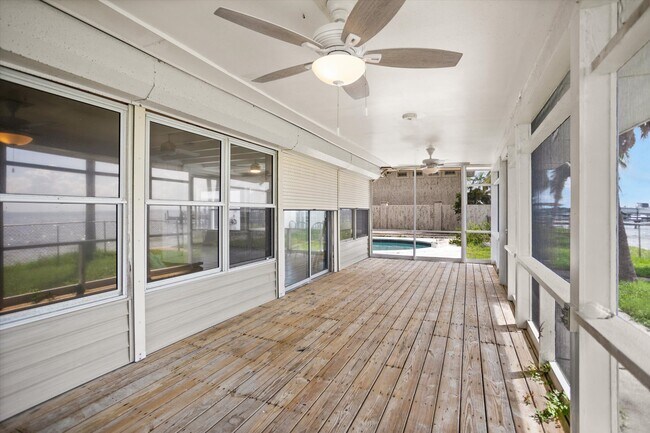 Foto del edificio - 3943 Bayshore Blvd NE