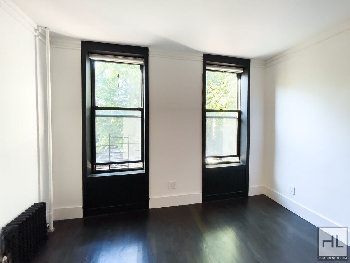 Primary Photo - 3 PLACE / Carroll Gardens / Beautiful 2 Be...
