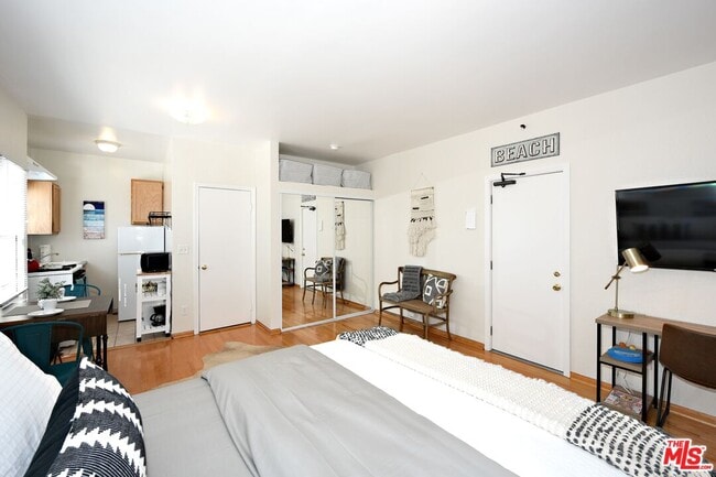 Foto del edificio - 26 Breeze Ave