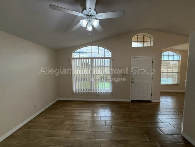 Photo - 2362 Harbor Town Dr House