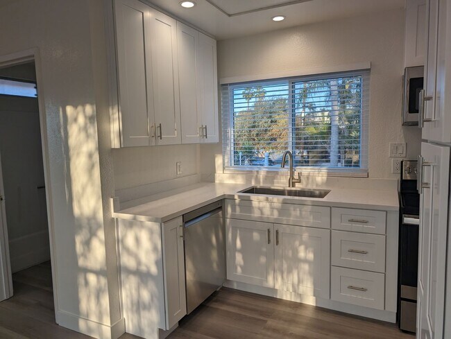 Foto del edificio - 252 Melrose Ave