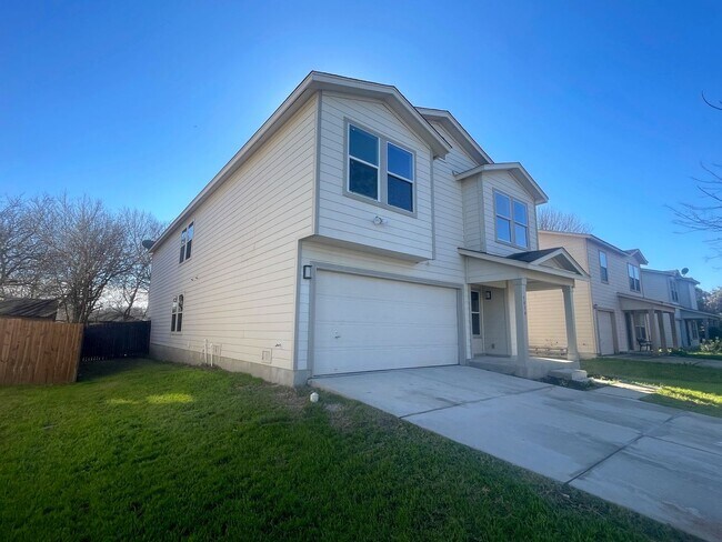 Foto del edificio - Ready For Move In - Spacious 3 Bedroom 2 1...