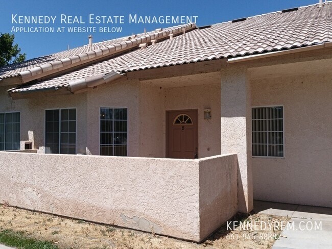Foto del edificio - 1645 Cactus Dr