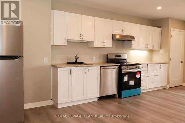 Building Photo - 3880 7 Rd