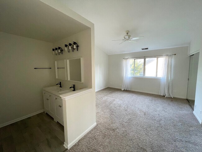 Building Photo - 8122 Ripple Ridge