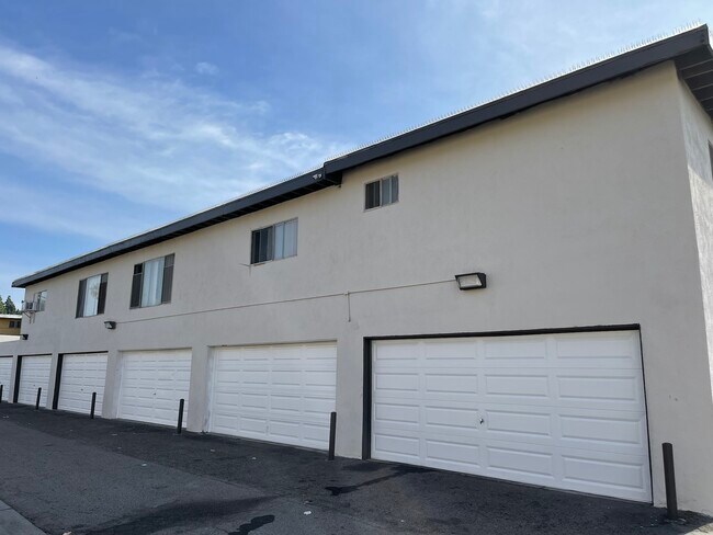 Building Photo - 315 Pearson Ave