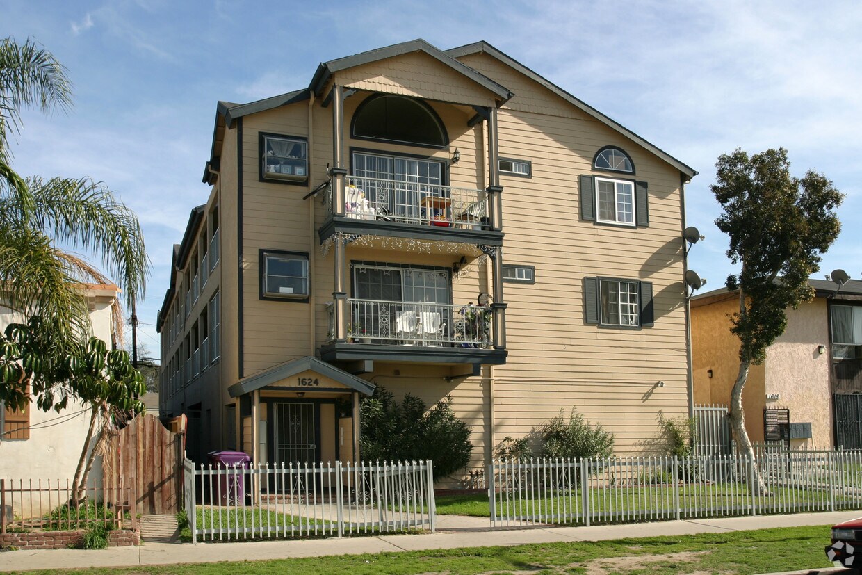 Primary Photo - 1624 Sherman Pl