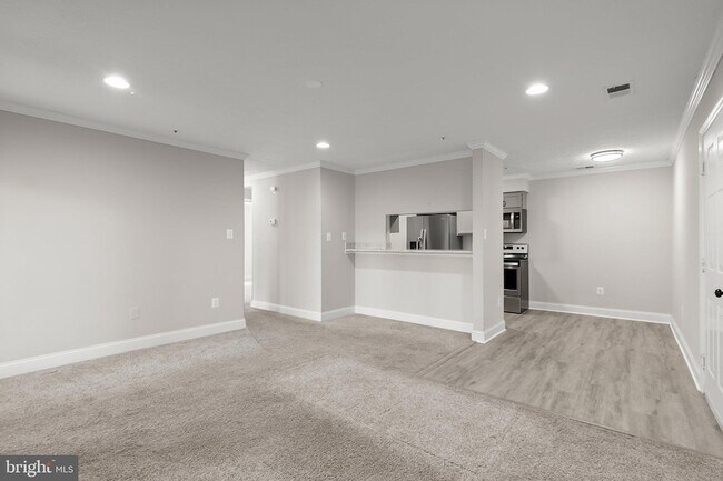 Foto del edificio - 4720 Dorsey Hall Dr