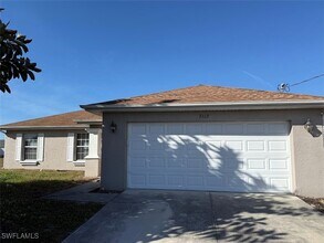 Building Photo - 2112 Chiquita Blvd N