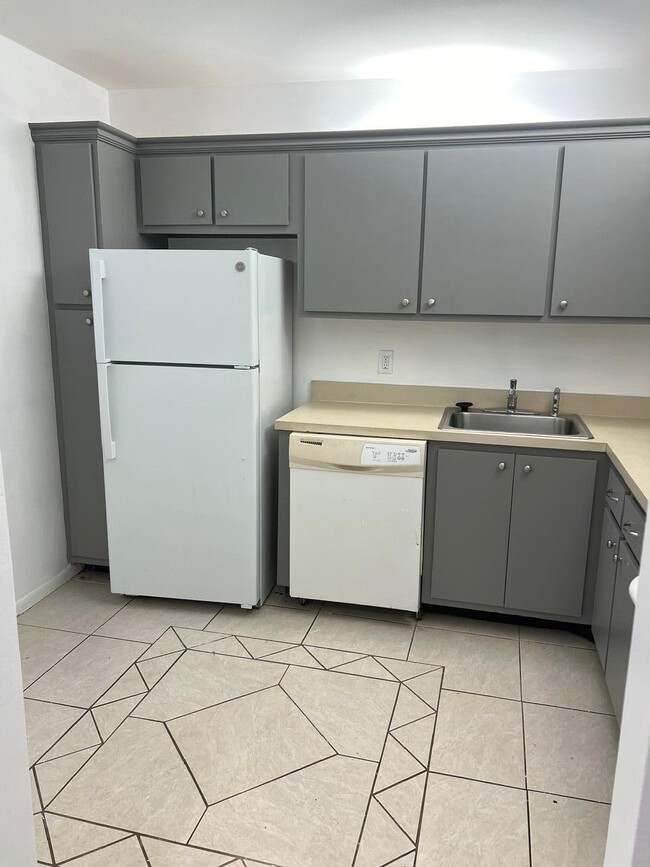 Building Photo - 2800 Fiore Way