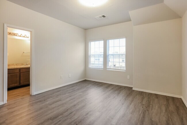 Building Photo - 2723 Bouvardia Wy