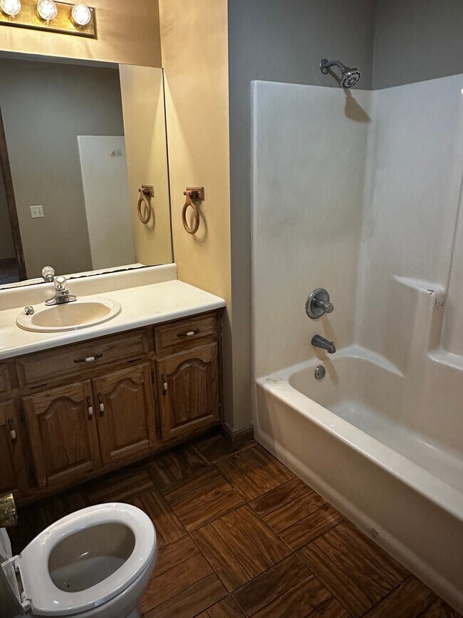 Foto del edificio - Old Memphis Pike