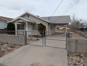 Building Photo - 2131 Kingman Ave