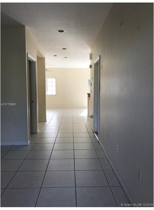Building Photo - 13390 SW 143rd Ter