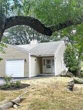 Building Photo - 130 Arbor Dr