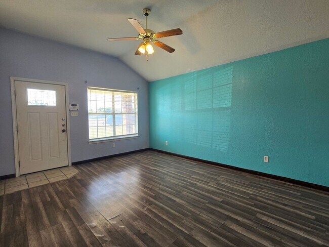 Foto del edificio - 4207 Thunder Creek Dr