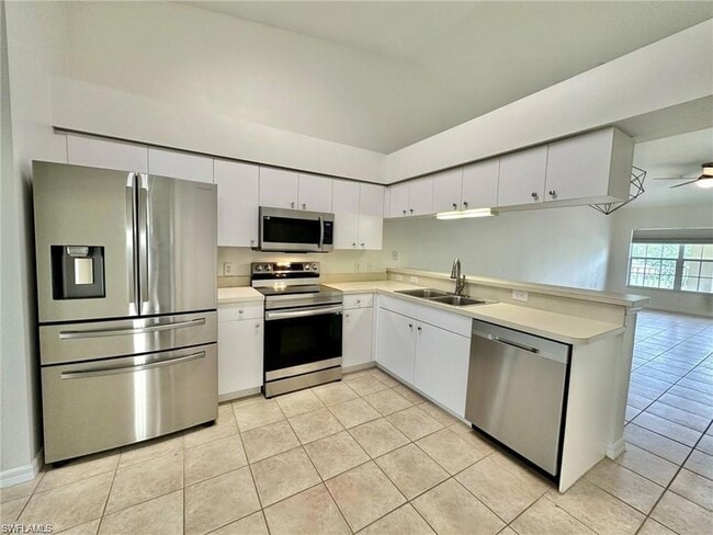 Foto del edificio - 25735 Lake Amelia Way