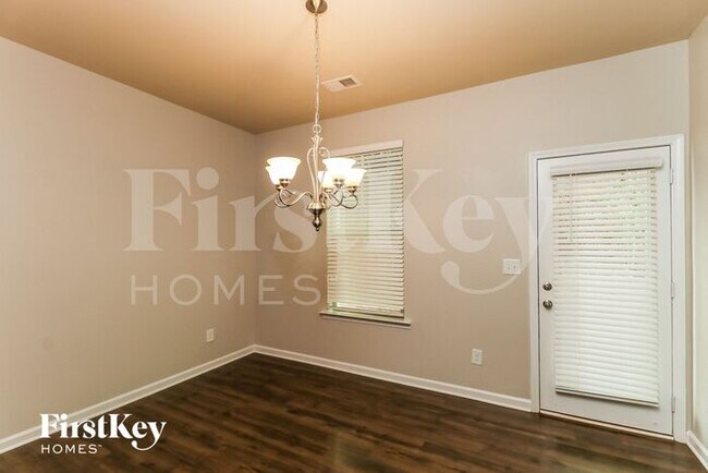 Building Photo - 205 Southwind Cir