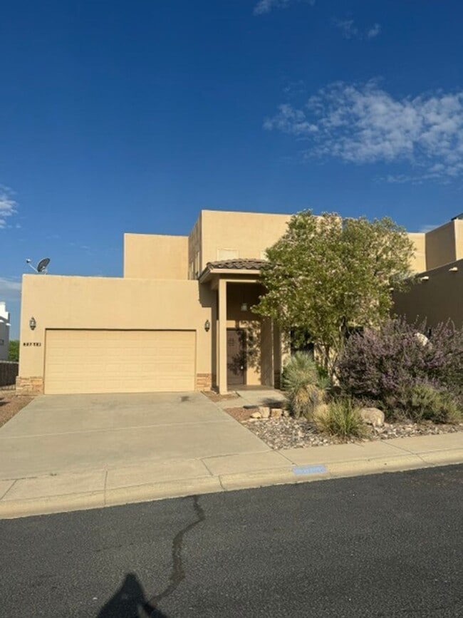 Building Photo - Three Bedroom, 2.5 Bath Home For Rent