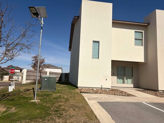 Building Photo - 4101 Blue Quail Rd