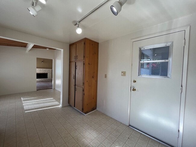 Building Photo - 1093 Brighton Ave