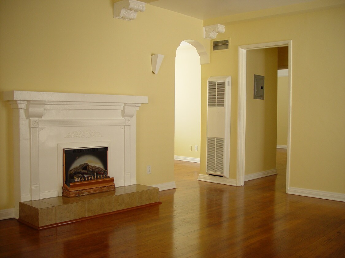 Primary Photo - 11070 W Olympic Blvd