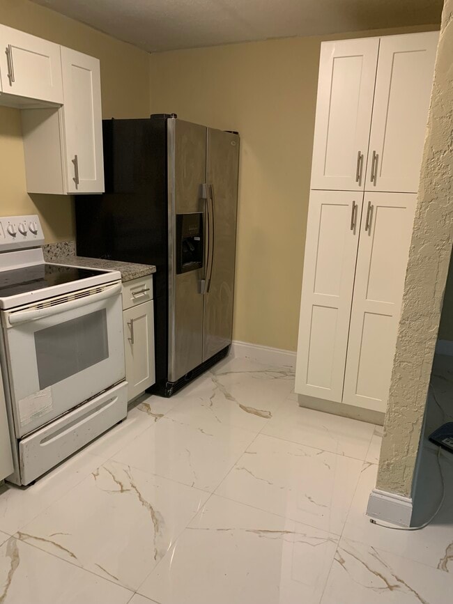 Foto del edificio - 3000 NW 11th St