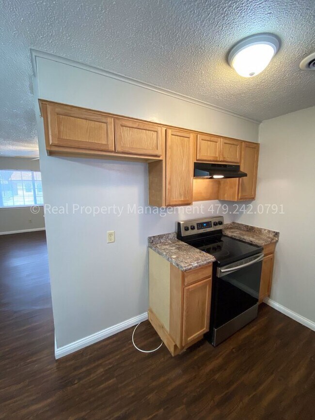 Foto del edificio - Coming in JULY! Cute 3 Bed 1.5 Bath Home