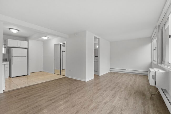 Building Photo - 1344 N Dearborn St