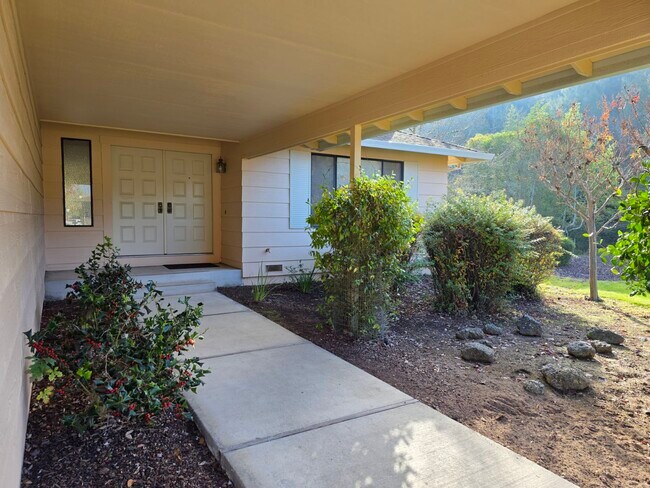 Foto del edificio - 6336 Stone Bridge Rd