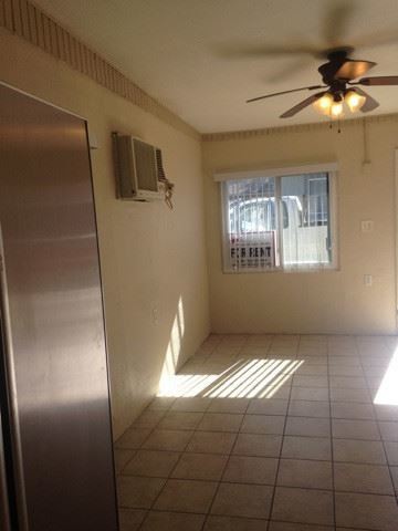 Building Photo - 2 br, 1 bath House - 3612-B WILLOW ST #B